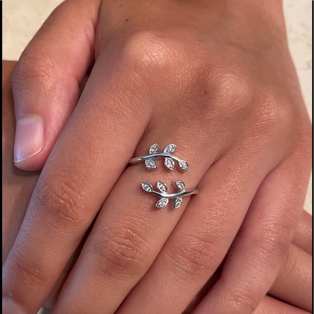 Sale $18 Firm! .925 Sterling Silver Cz Leaf Ring - Picture 15 of 17